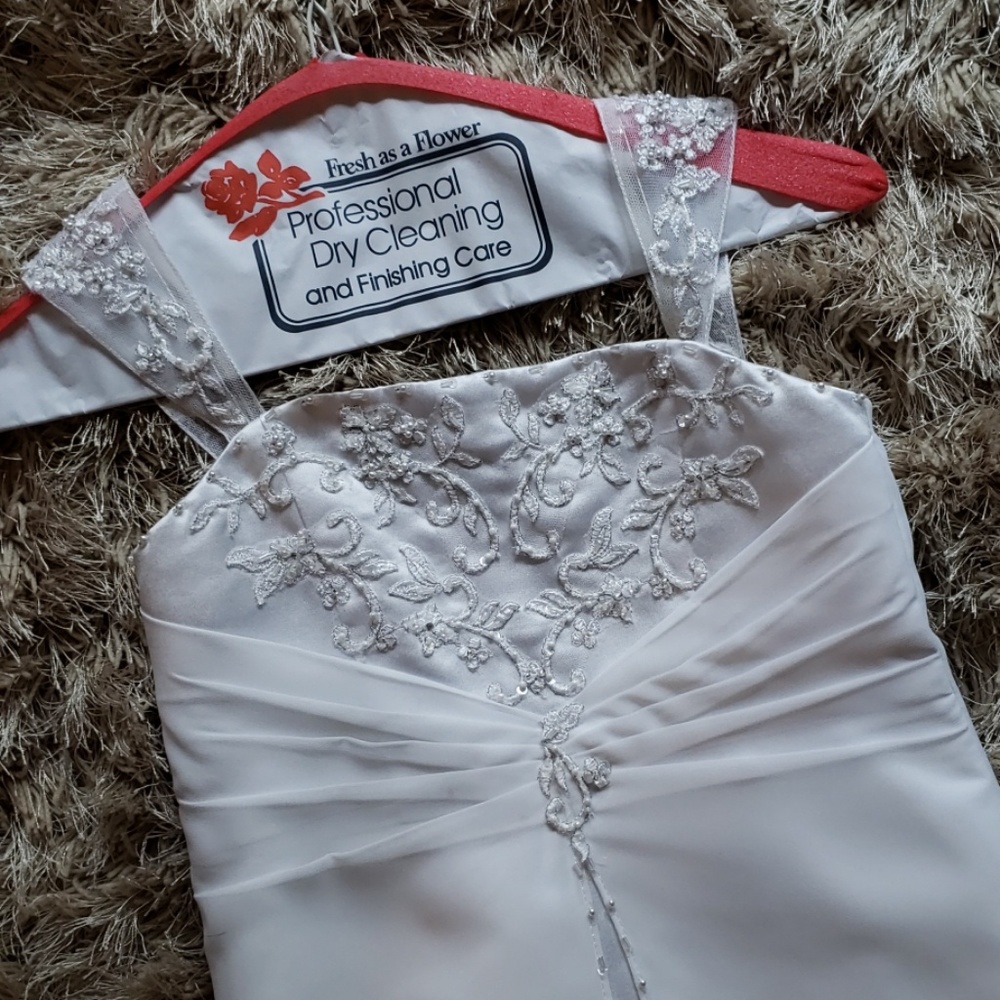 DAVID'S BRIDAL size 6 flower girl dress